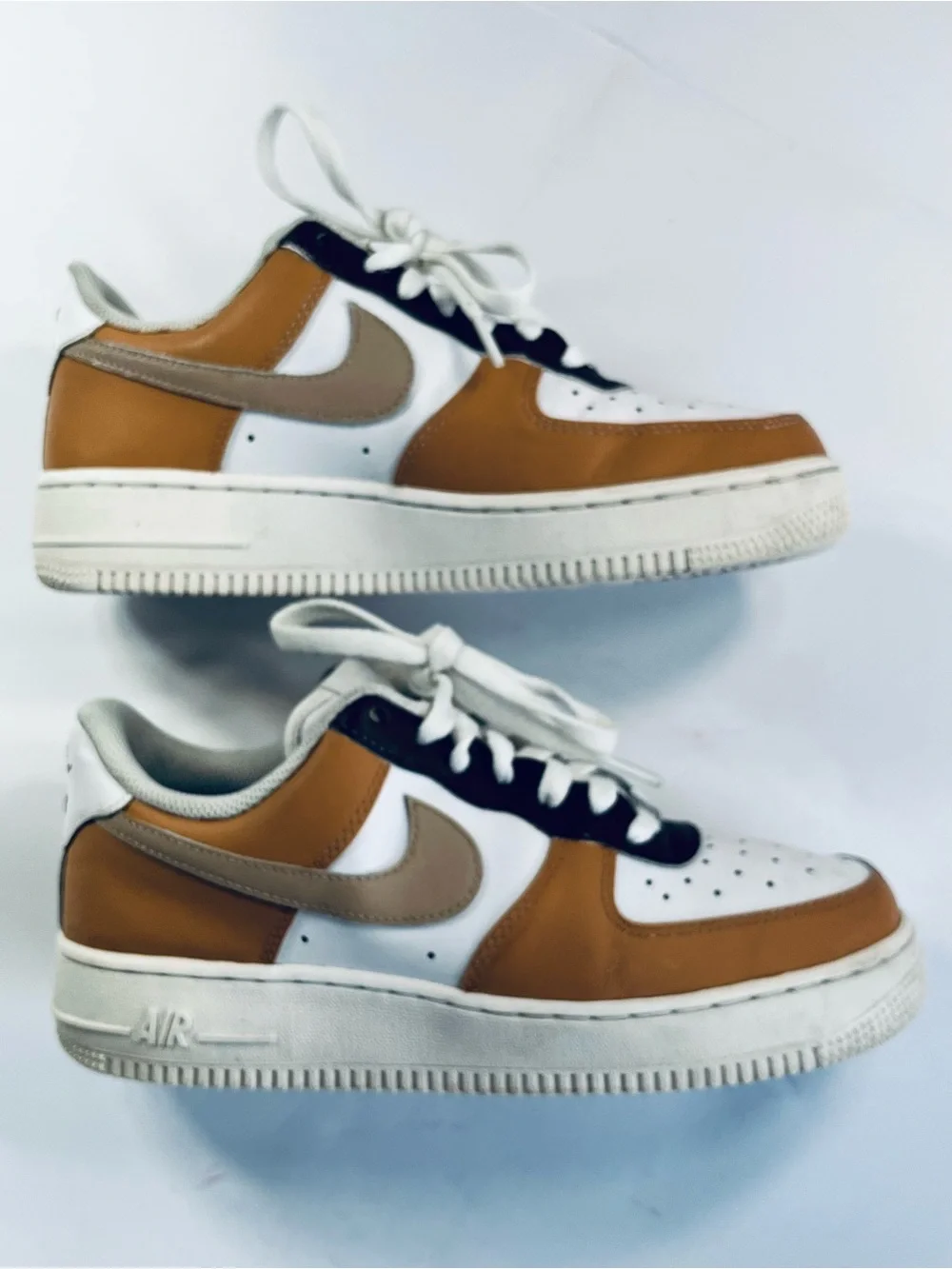 Nike Air Force 1 Low ‘07 Light Brown White Sneakers #DD8969-100 Women’s Size:8